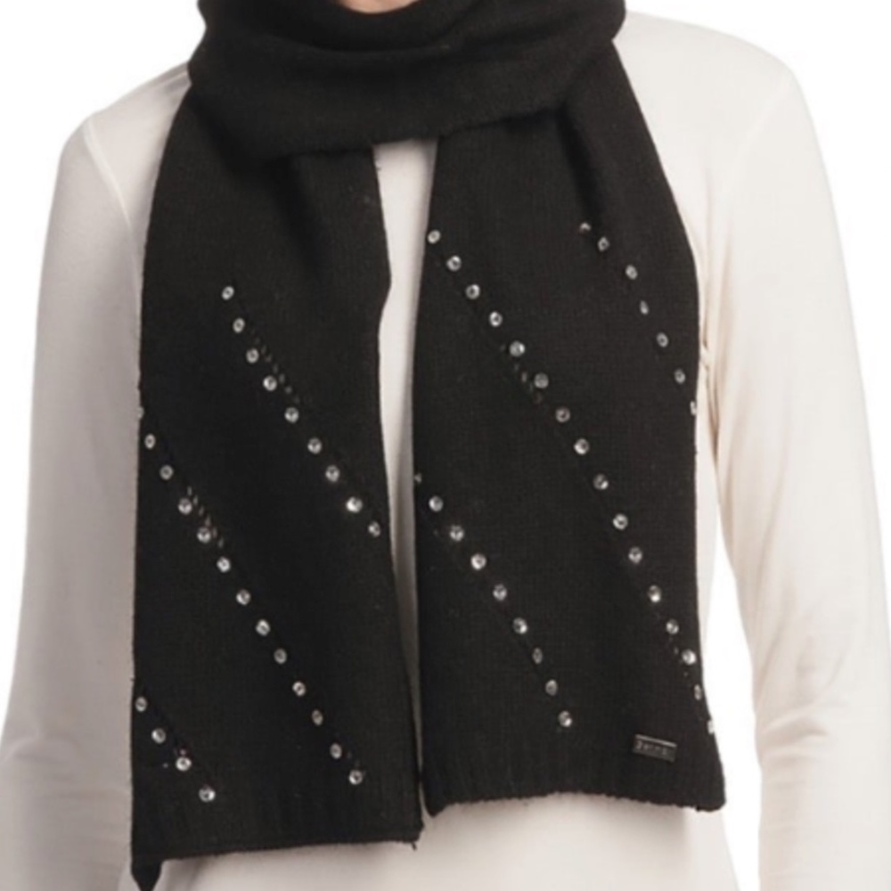 Betmar Madison Luxe Warm Winter Knit Scarf Black With Sequins - NWT - Picture 7 of 8